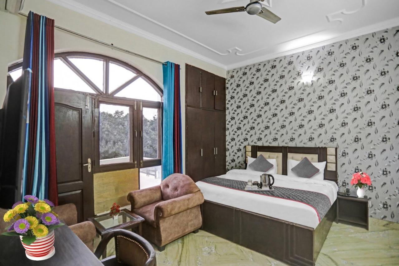 Townhouse The Premier View Near Iskcon Temple Noida Otel Dış mekan fotoğraf