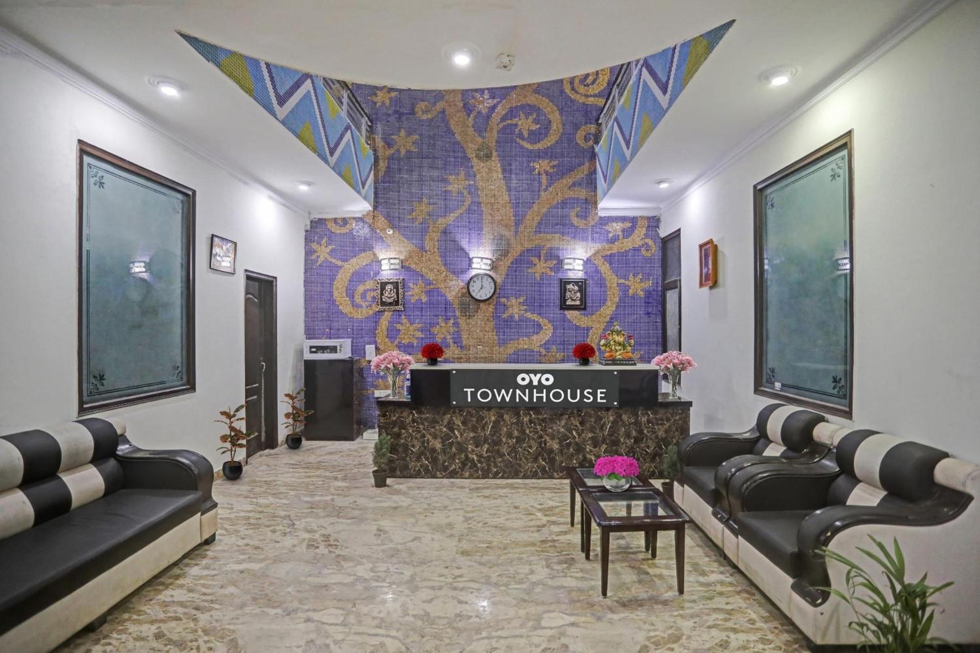 Townhouse The Premier View Near Iskcon Temple Noida Otel Dış mekan fotoğraf
