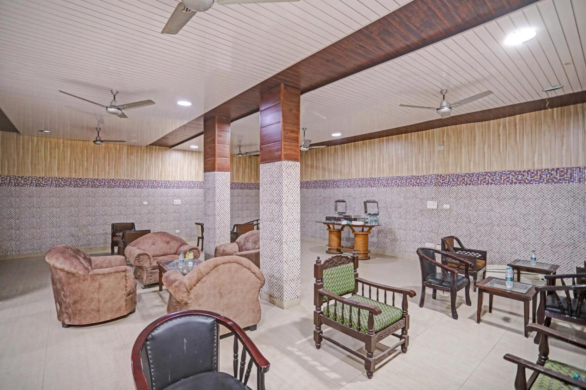 Townhouse The Premier View Near Iskcon Temple Noida Otel Dış mekan fotoğraf