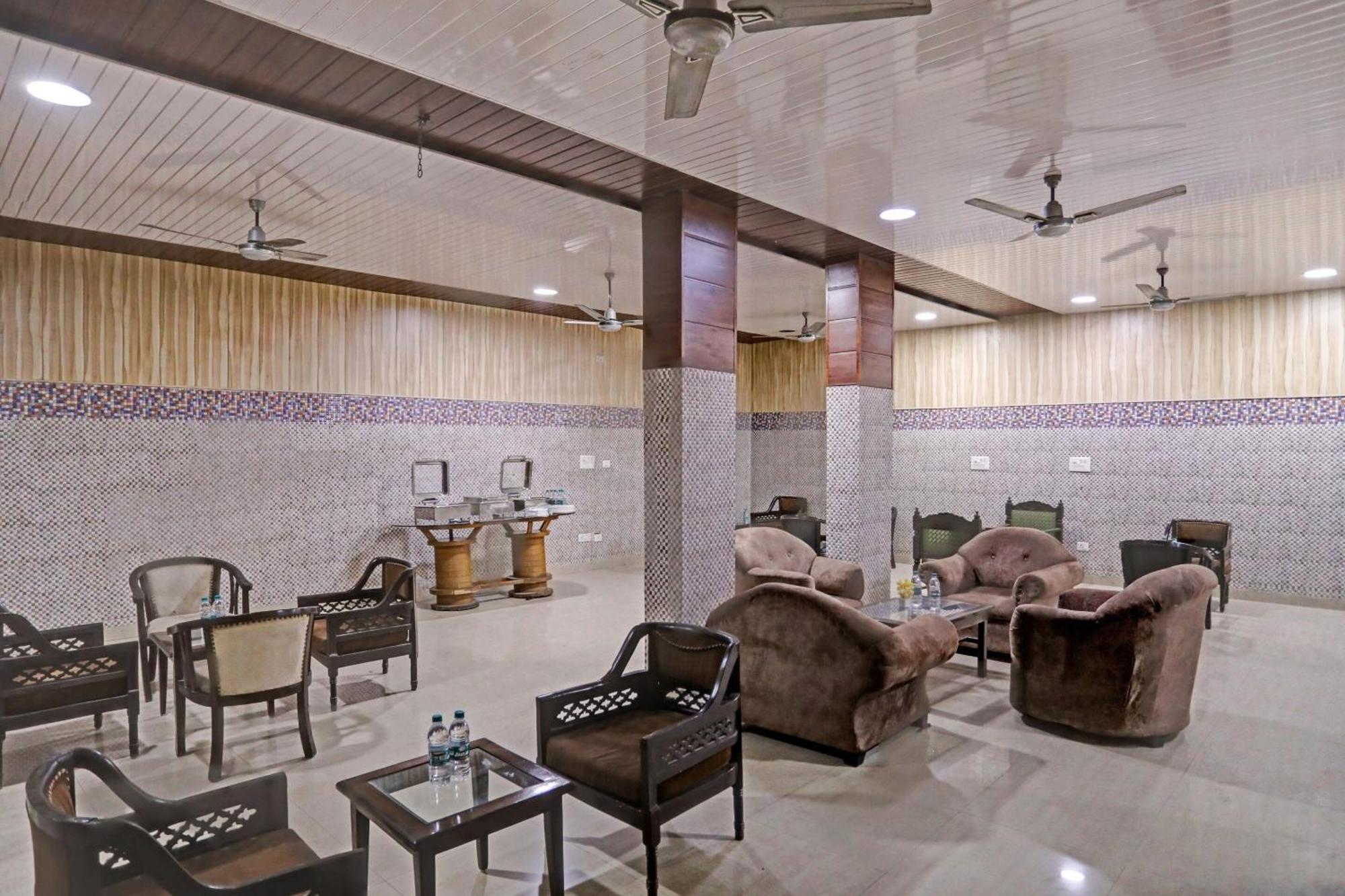 Townhouse The Premier View Near Iskcon Temple Noida Otel Dış mekan fotoğraf